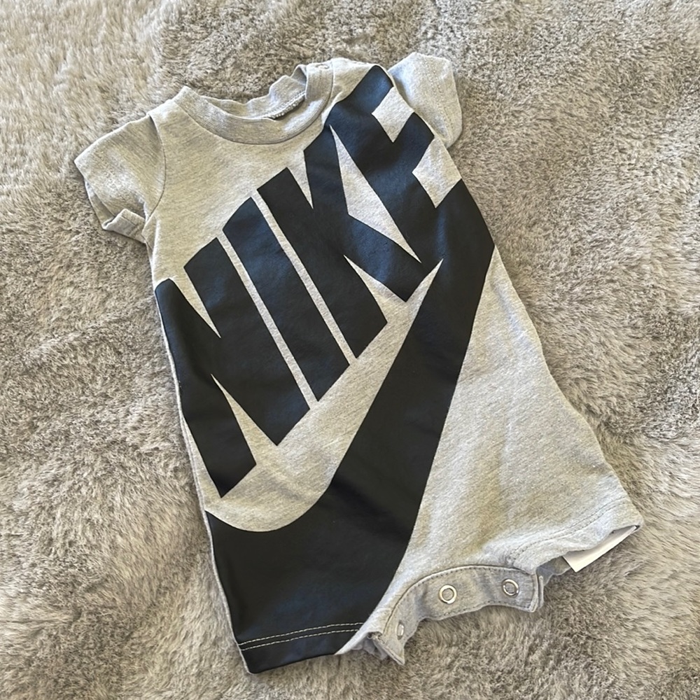 🌈 Nike Baby Boy Romper Newborn or 0/3M Overalls Shorts Summer Time